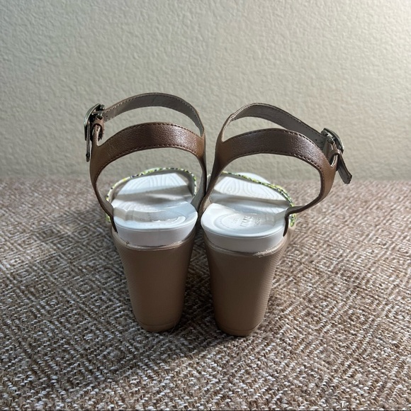 Crocs Leigh ll Women's Graphic Ankle Strap Wedge Sandals Sz 11 Party Casual EUC - Picture 2 of 10